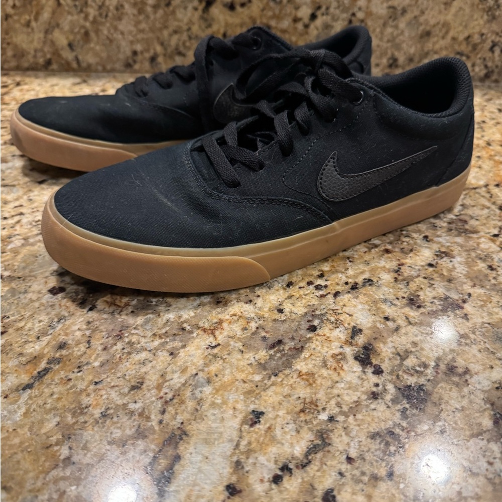 Nike Men’s SB Charge Skate 9.5